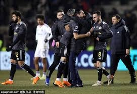 亚马尔：巴萨真是欧冠冠军热门，若不踢球我就去